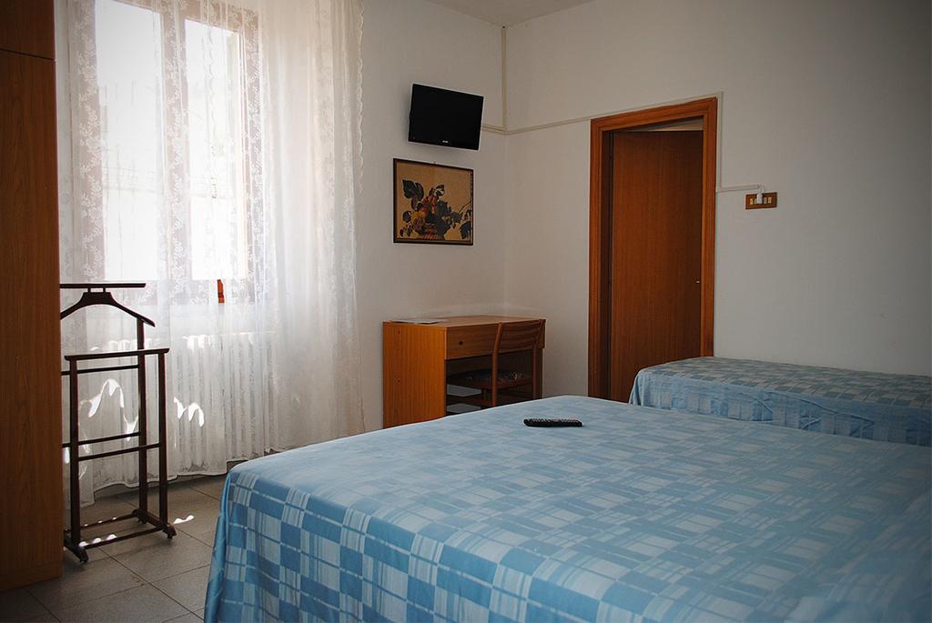 Albergo Ristorante La Torretta Castiglione dei Pepoli Phòng bức ảnh
